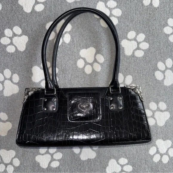 Handbag with Silver Heart Hardware - Picture 12 of 12
